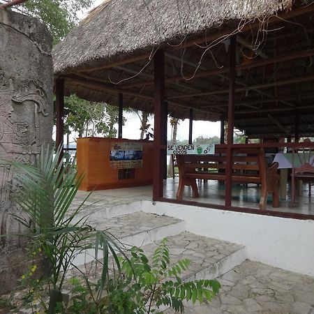 Hotel Santa Barbara Tikal Flores Dış mekan fotoğraf